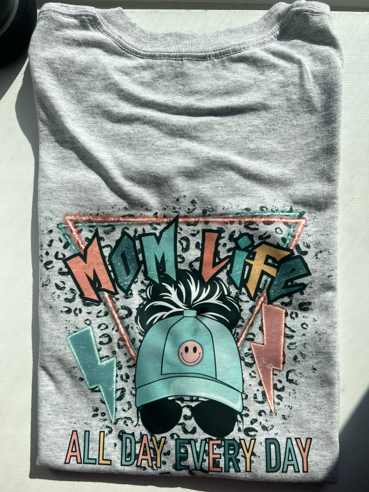 mom life all day tee